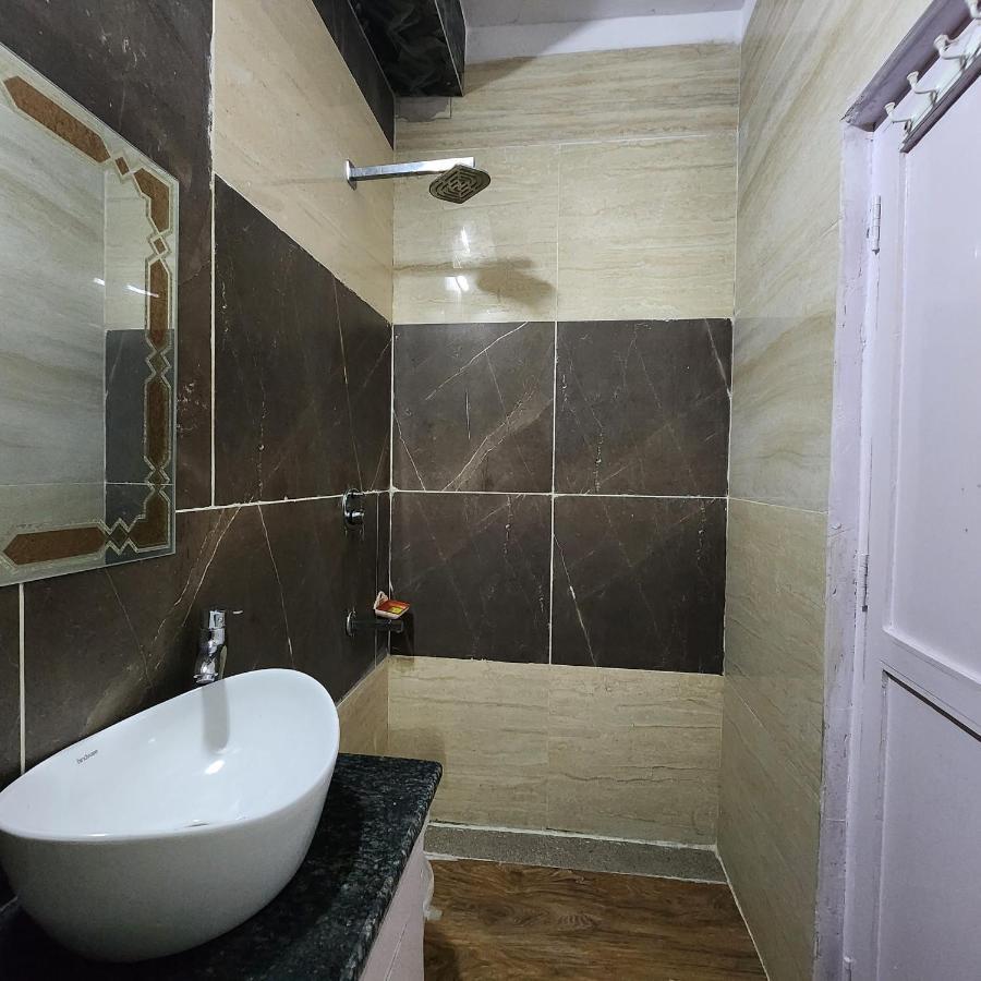 Hotel Royal Afghan New Delhi Ngoại thất bức ảnh